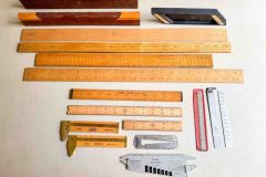 152  Stanley No 34¼  12” rule and no 138½ caliper, (3) Starrett 6” rules, Veritas tool setting depth gauge, various other rules, K-E 50’ tape, Lufkin zig-zag ruler, Good+