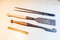 227  Unmarked 3 ½” slick, 25” bark spud, and 27” cast iron dividers, makers unmarked Fair to Good